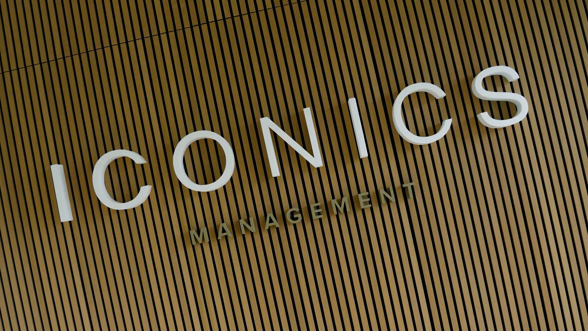 Iconics Management Office DEF 16x9 00 00 18 24 Still001
